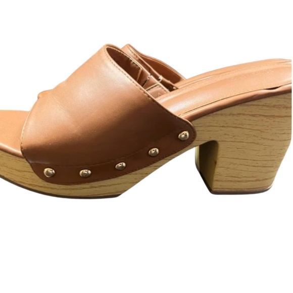 Rare FOREVER 21 Chunky Platform, Trendy & Comfy! - Picture 3 of 5